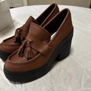 New in box!  Converse leather loafers.  Women's size 8.